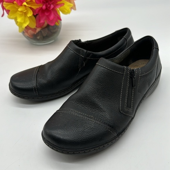 Clarks Black Slip On Loafer Size 7.5 BLO6131A - Picture 1 of 7